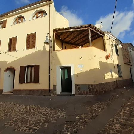 Апартаменты Casa Ombrina Орозеи Экстерьер фото